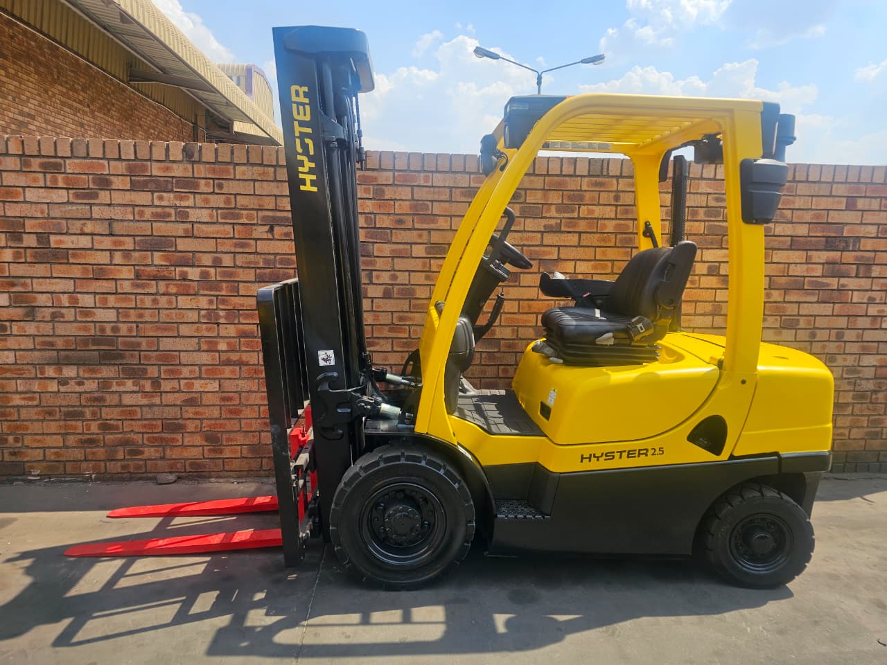 Forklift 23